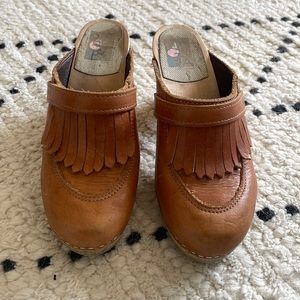 Super cute mule clog by Maguba!